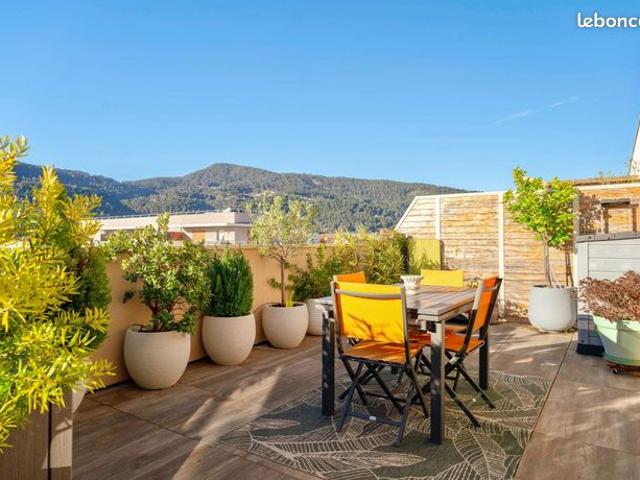 Appartement vente à Arrondissement de Toulon, Solliès-pont