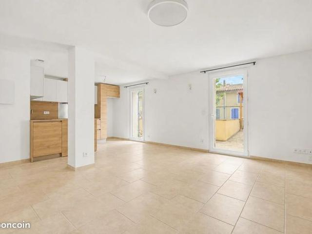 Appartement vente à Aix-en-Provence, Eyguières