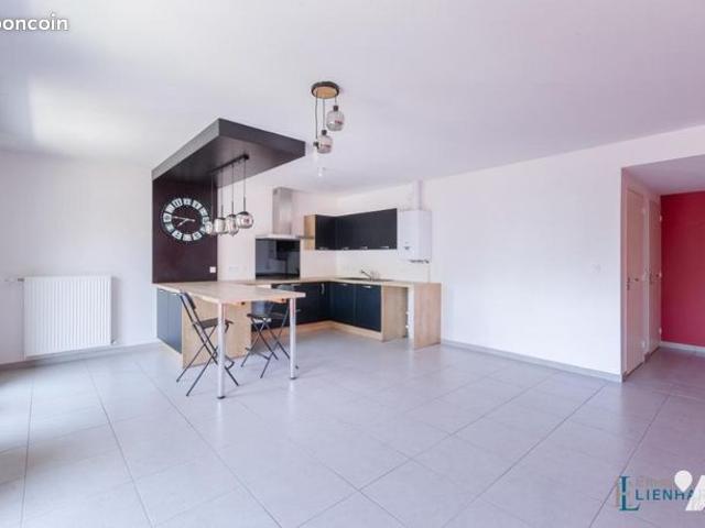 Appartement vente à L'Isle-d'Abeau, Isère