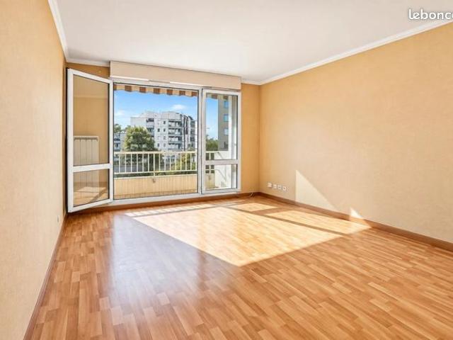 Appartement vente à Issy-les-Moulineaux, Hauts-de-Seine