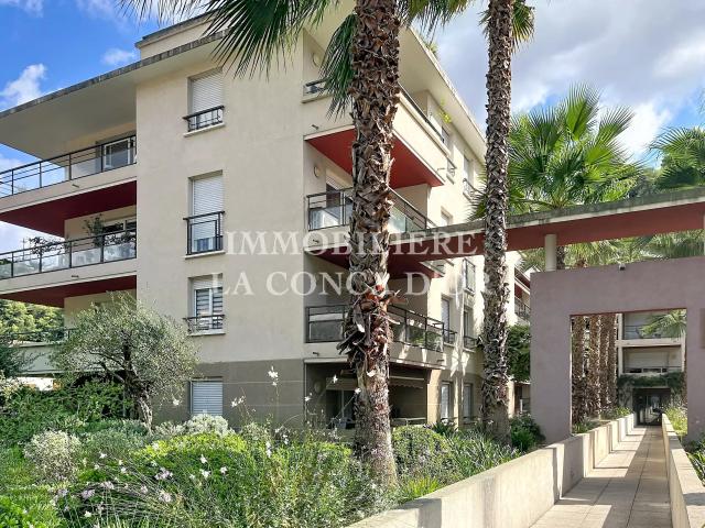 Appartement vente à Saint-André-de-la-Roche, Alpes-Maritimes