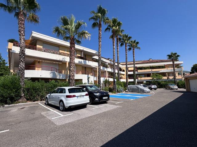 Appartement location à Arrondissement de Toulon, Solliès-pont