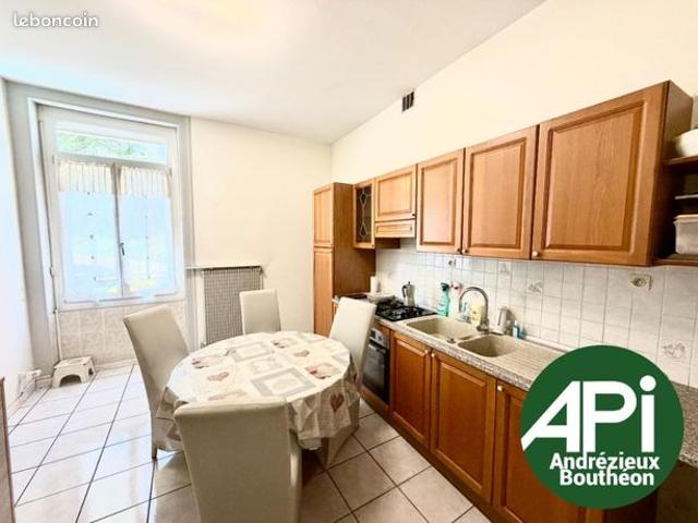 Appartement vente à Saint-Étienne, Firminy