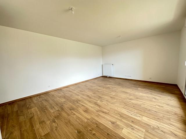 Appartement vente à Lotissement artisanal de la Sénestrais, La Chapelle-des-Fougeretz