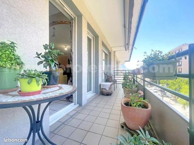 Appartement vente à Saint-Julien-en-Genevois, Gaillard