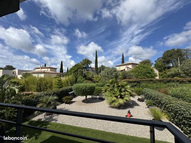 Appartement vente à Arrondissement de Draguignan, Saint-raphaël