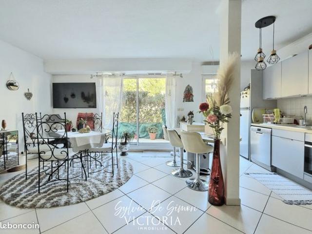 Appartement vente à Arrondissement de Toulon, Hyères