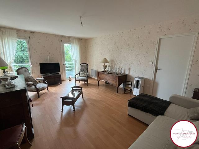 Appartement vente à Les Bressoles, Saint-Amand-Montrond
