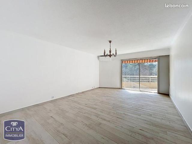 Appartement vente à Arrondissement de Draguignan, Saint-raphaël