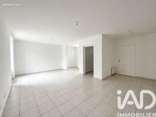 Appartement vente à La Tour-du-Pin, Roche