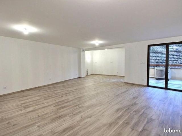 Appartement vente à La Tour-du-Pin, Morestel
