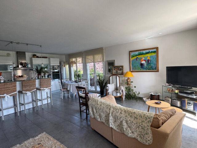 Appartement location à Divonne-les-bains, Plan
