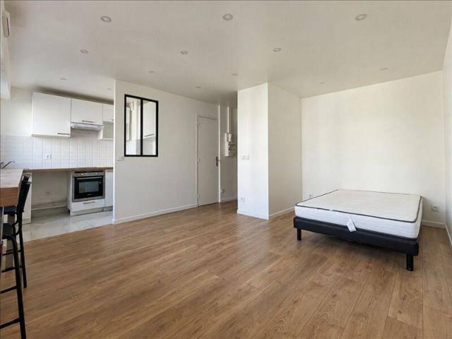 Studio location à Paris 19e Arrondissement, Paris