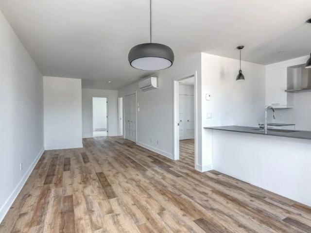 Apartment for rent in Saint-Hubert, Longueuil