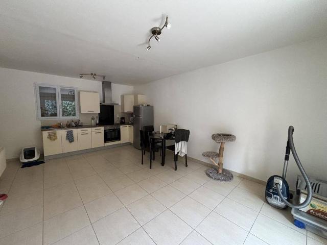 Appartement location à La Roque-d'Anthéron, Bouches-du-Rhône