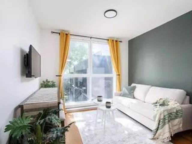 Apartment for rent in Prince-Arthur, Montréal