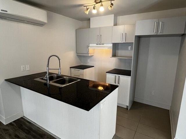 Apartment for rent in Sainte-Rose, Laval (région administrative)