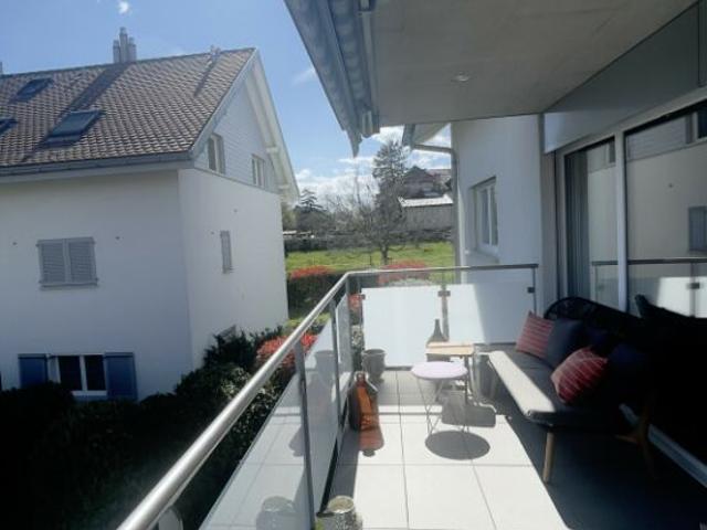 Wohnung kaufen in Givrins, Waadt