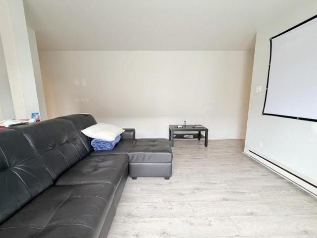 Apartment for rent in Les Saules, Québec