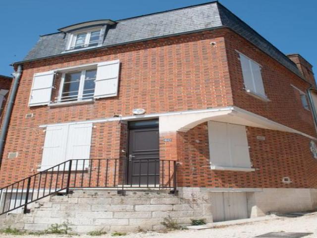 Appartement location à Enclos du Château, Ladon