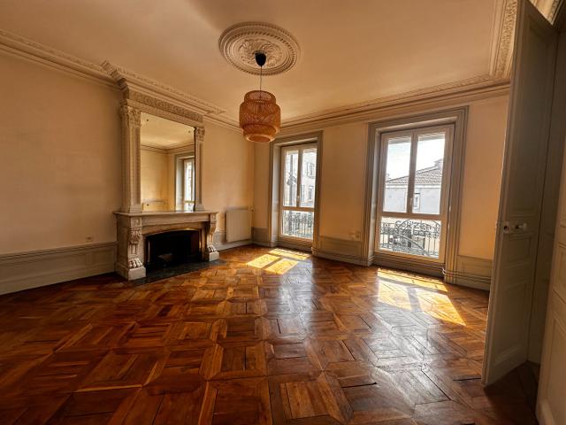Appartement location à France métropolitaine, Le Coteau