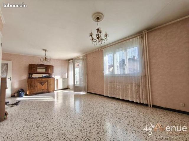 Appartement vente à Saint-Étienne, La Ricamarie