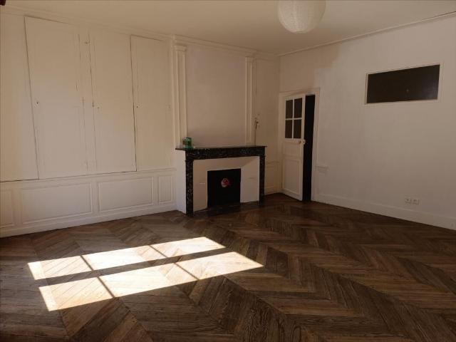 Appartement location à Riom, Pessat-villeneuve