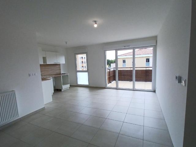 Appartement location à Zone Artisanale du Salat, Saint-Martin-de-Crau
