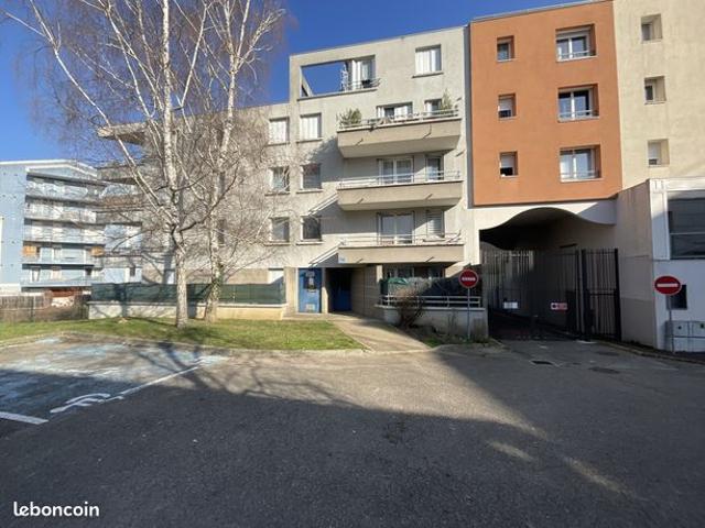 Appartement vente à La Tour-du-Pin, L'isle-d'abeau