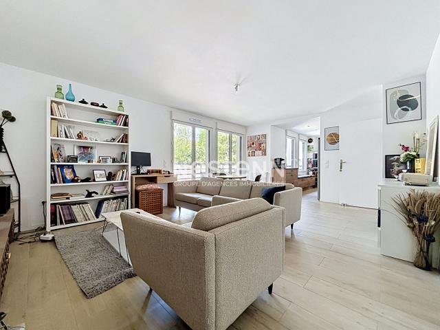 Appartement vente à Quartier Les Hauts d'Issy / Les Epinettes / Le Fort, Issy-les-Moulineaux