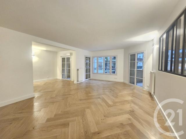 Appartement location à France métropolitaine, Courbevoie