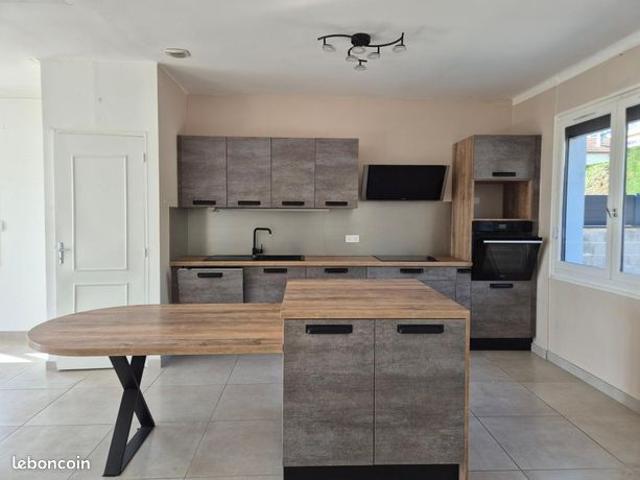 Appartement vente à Saint-Étienne, Saint-genest-lerpt