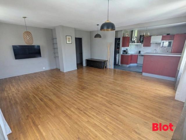 Appartement vente à La Madeleine, Josselin