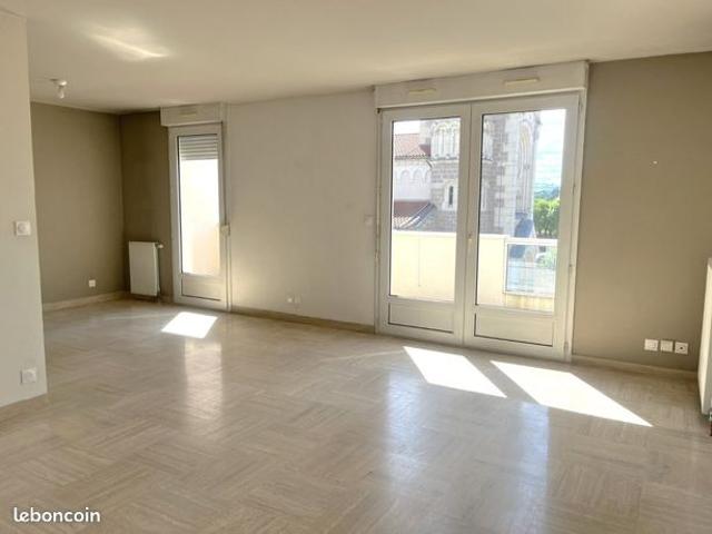 Appartement vente à Saint-Étienne, L'etrat