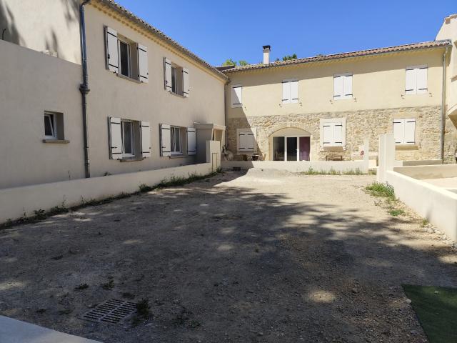Appartement vente à Jonquières-Saint-Vincent, Gard