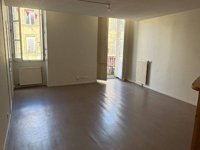 Appartement location à Petit Versailles, Rauzan