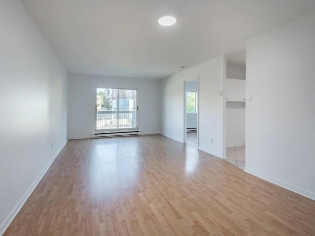 Apartment for rent in Saint-Lambert, Montérégie