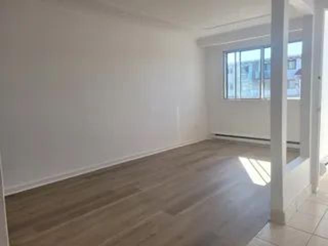 Apartment for rent in St. Leonard's, Quebec