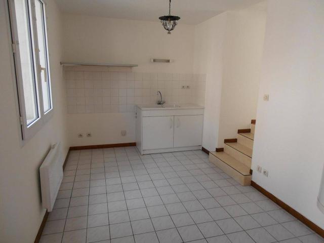 Studio location à Le Village, Saint-Martin-du-Frêne