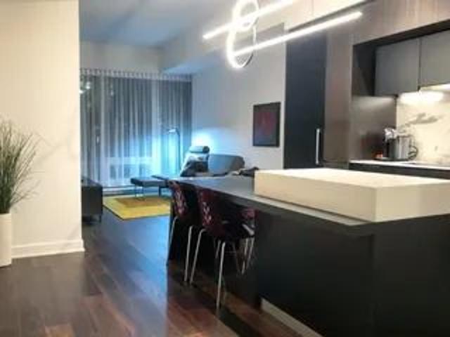Apartment for rent in Quartier international, Montréal