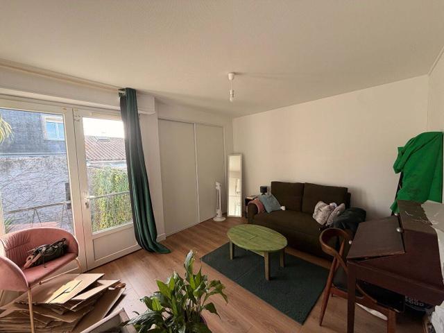 Studio location à Les Ardillos, Mérignac