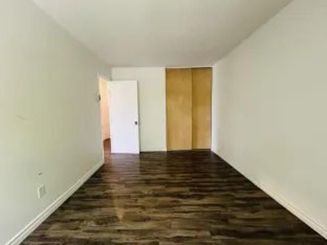 Apartment for rent in Saint-Mathieu, Québec