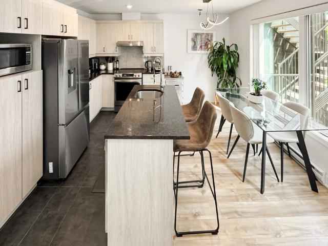 Apartment for rent in Laval-des-rapides, Quebec