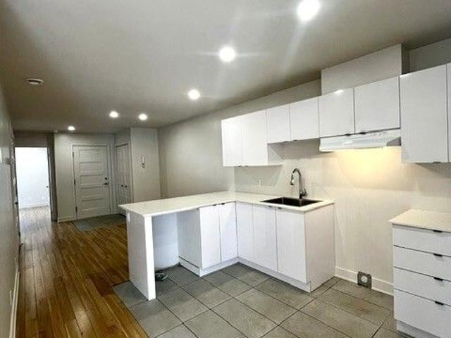 Apartment for rent in St. Leonard's, Quebec