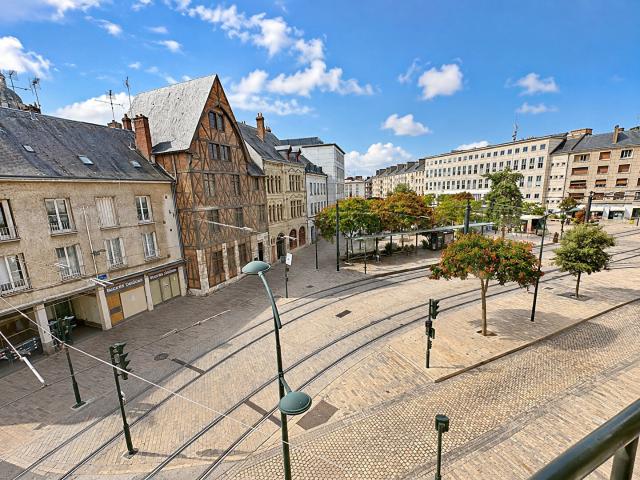 Appartement vente à Parking Place du Martroi, Orléans