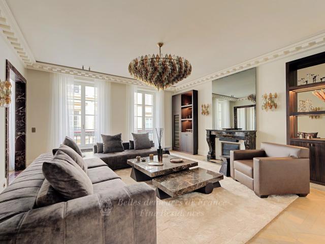 Appartement vente à Paris 1er Arrondissement, Paris