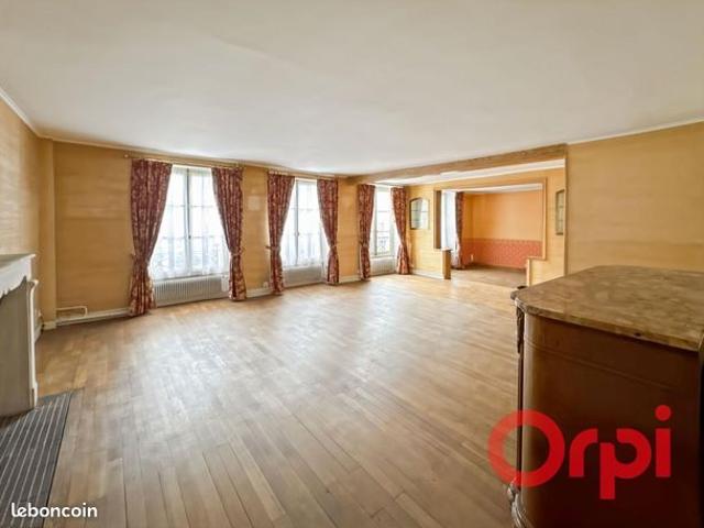 Appartement vente à Saint-Amand-Montrond, Saint-amand-montrond