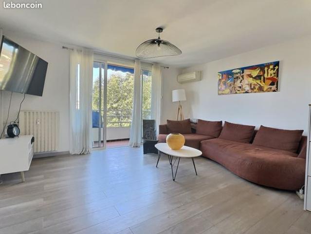 Appartement vente à Arrondissement de Toulon, Hyères