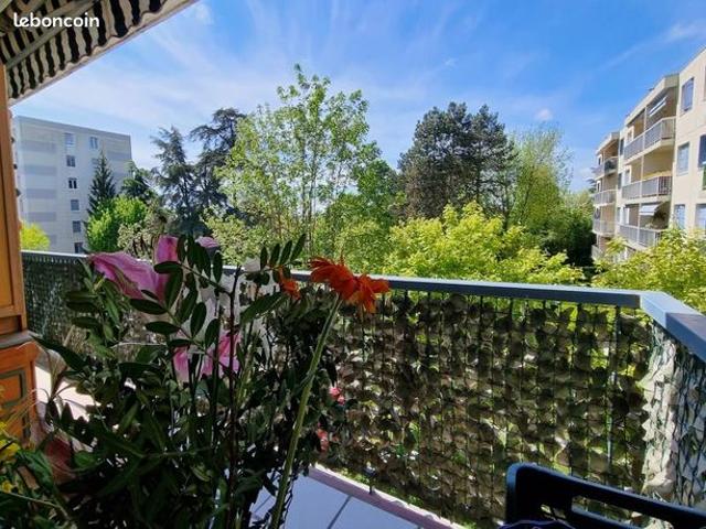 Appartement vente à Meyzieu