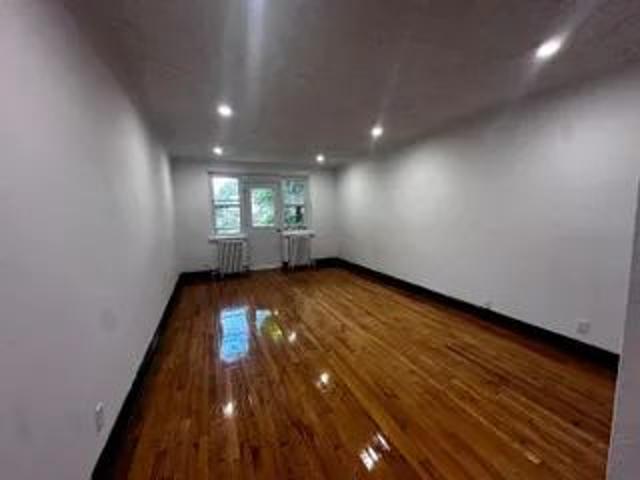 Apartment for rent in Hampstead, Quebec